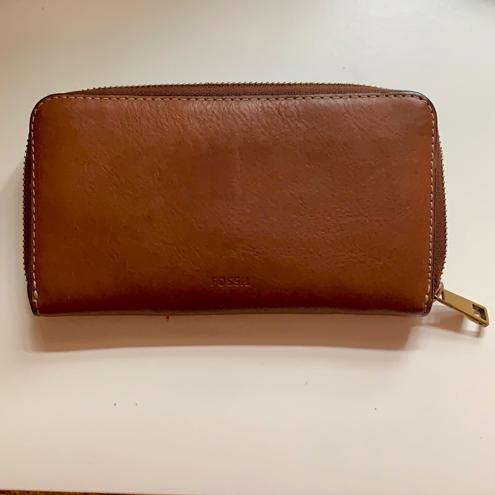 Fossil large RFID leather Emma wallet/zip clutch